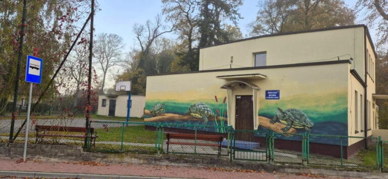 Świetlica w Żółwiej Błoci wygląda przeuroczo