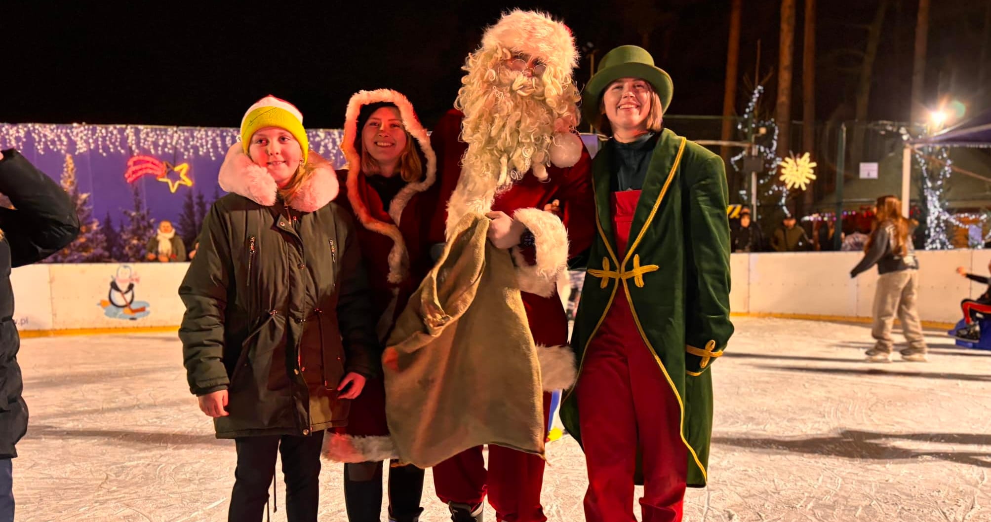 Piękny wynik Lodowiska w Goleniowie mikołaj na lodzie