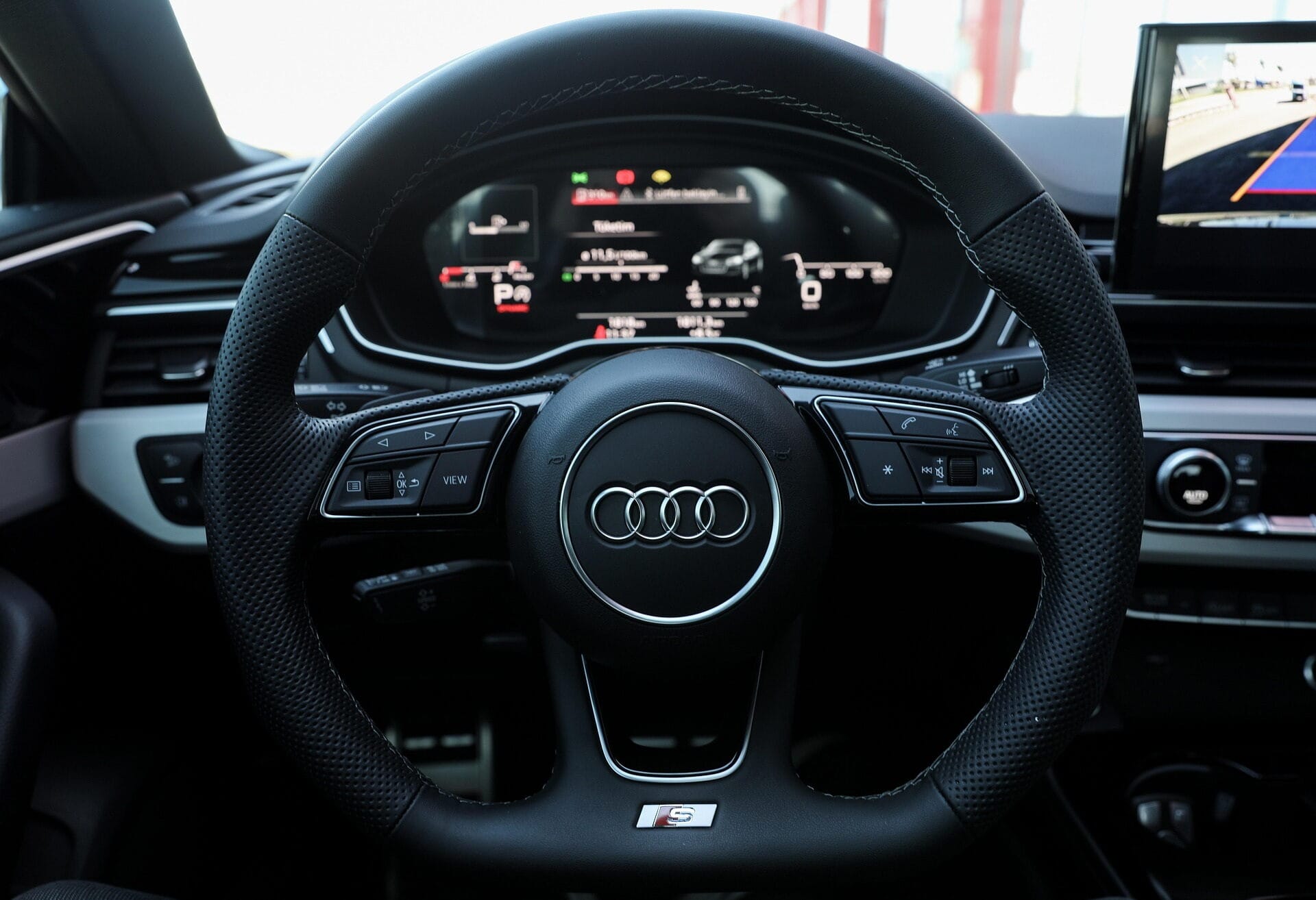 AUDI