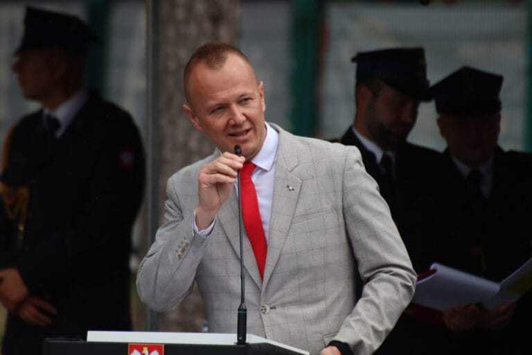 Konsekwentnie pracujemy nad infrastrukturą drogową – powiedział Burmistrz Krzysztof Sypień