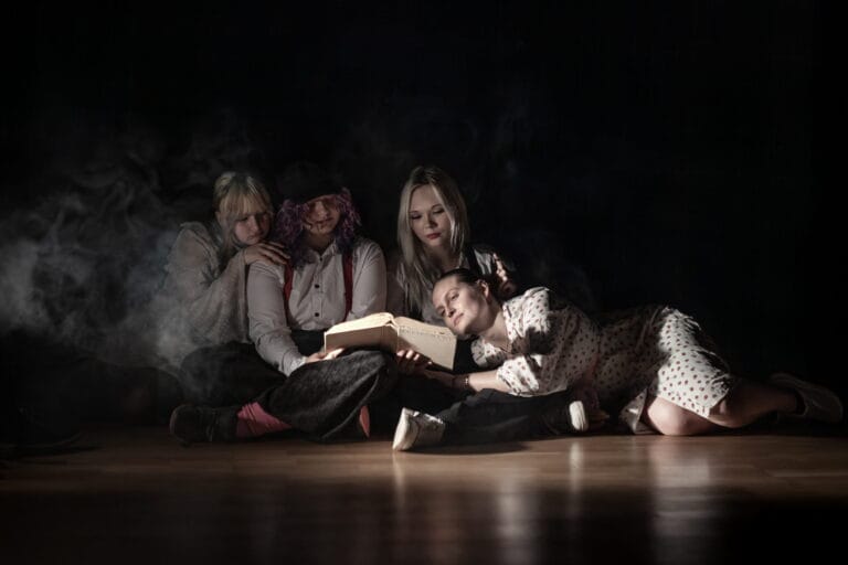 Jubileuszowy rok Teatru Brama czas zacząć! Premiera spektaklu „Przeniesieni” już 27 stycznia