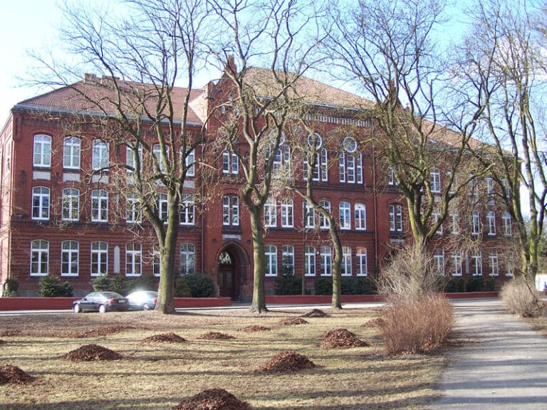 Nowy dach nad „Jedynką”. Ruszył kluczowy przetarg dla najstarszej szkoły w Goleniowie