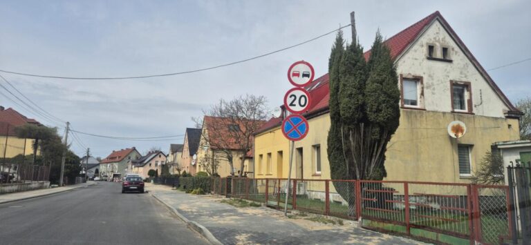Ulica Marii Konopnickiej w Goleniowie rozlewiska i usterki nawierzchni